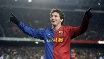 世界杯2026-莱比锡红牛关键战突围苏格兰，德里赫特进攻端无人可挡